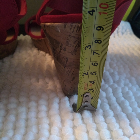 American Eagle wedge Red sandals - Picture 7 of 10